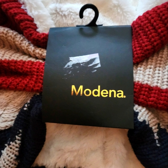 MODENA PATRIOTIC WRAP SCARF - Picture 2 of 8